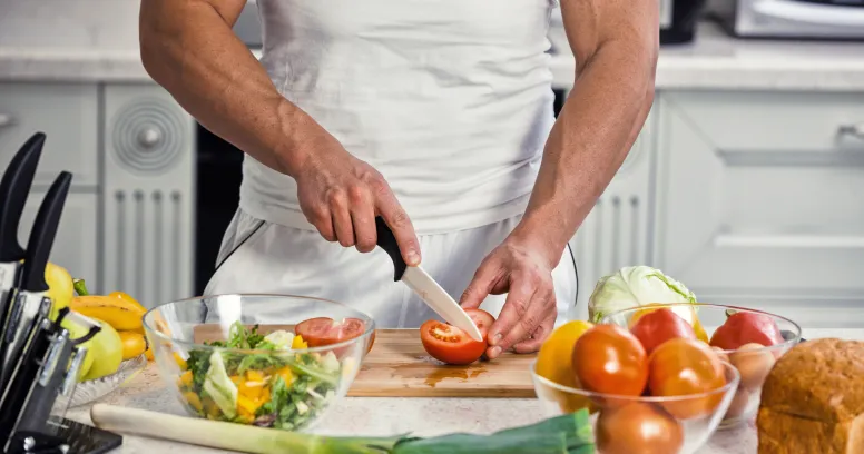How to gain muscle while intermittent fasting with proper nutrition and training strategies