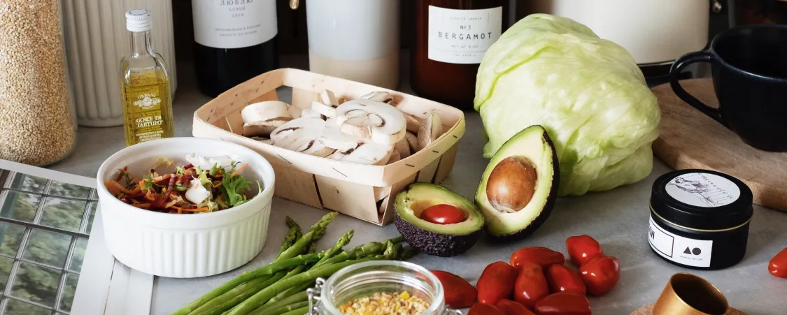 Healthy salad replacing French fries for keto diet and intermittent fasting lifestyle changes