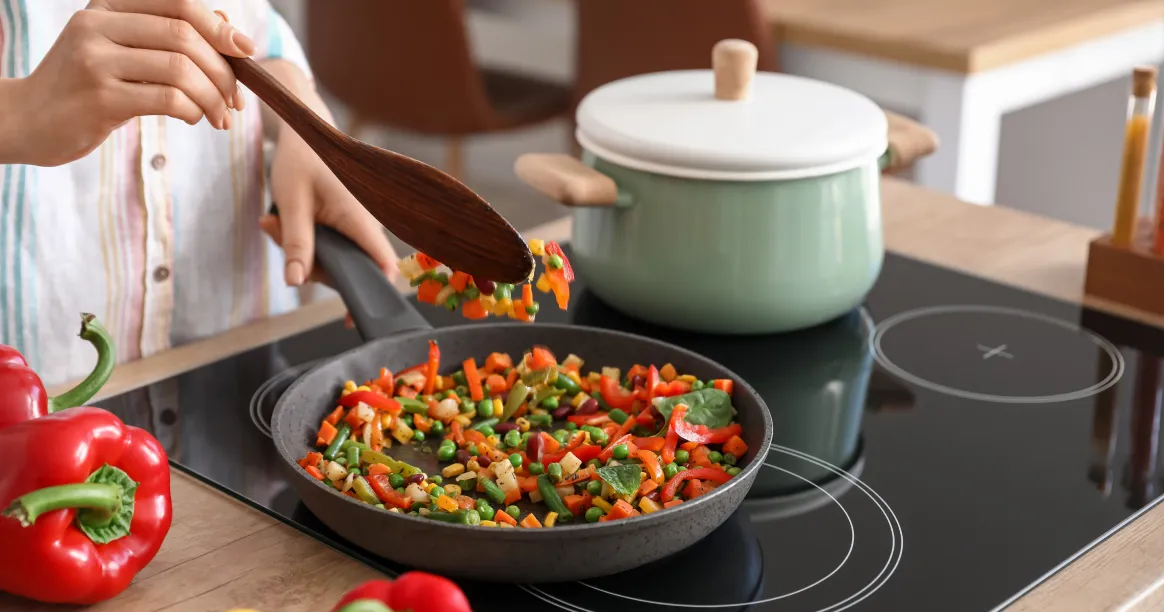 Healthy low-carb diet foods including colorful vegetables lean proteins and whole grains for weight loss and metabolic health